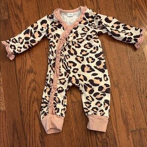 Charming Leopard Print Kids Footie with Pink Trim